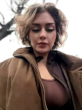 Snapshot of KellyKeler chatting on December 2025 12:21:02 PM KellyKeler online show from December 2025 12:21:02 PM