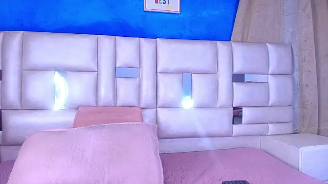 emmacurvy online show from September 2025 03:21:01 AM