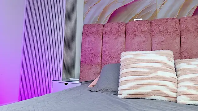 emmacurvy online show from February 2026 03:11:02 AM