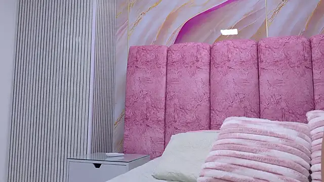 emmacurvy online show from March 2026 03:09:02 AM