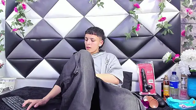 Snapshot of Megan_Thompson_ chatting on September 2025 02:38:01 AM Megan Thompson  online show from September 2025 02:38:01 AM