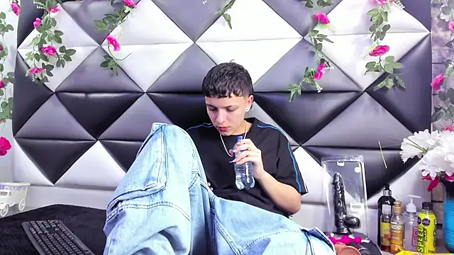 Snapshot of Megan_Thompson_ chatting on October 2025 02:20:01 AM Megan Thompson  online show from October 2025 02:20:01 AM