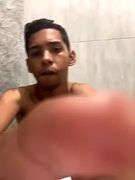 Snapshot of Oqui chatting on October 2025 11:35:01 PM Oqui online show from October 2025 11:35:01 PM