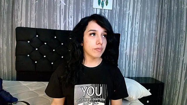 Alicee Moonn online show from December 2025 09:32:02 PM