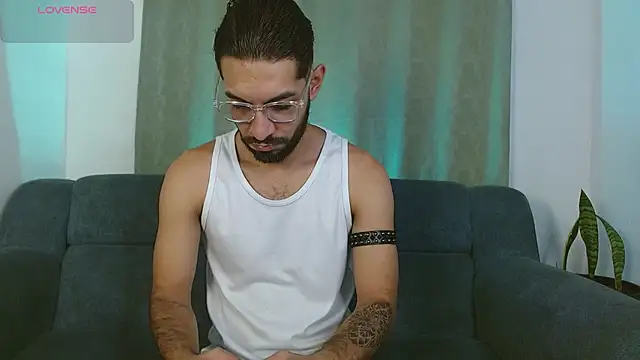 Snapshot of ReyPablo1 chatting on October 2025 10:17:01 PM ReyPablo1 online show from October 2025 10:17:01 PM