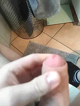 Monsterboy18 online show from October 2025 02:40:01 PM