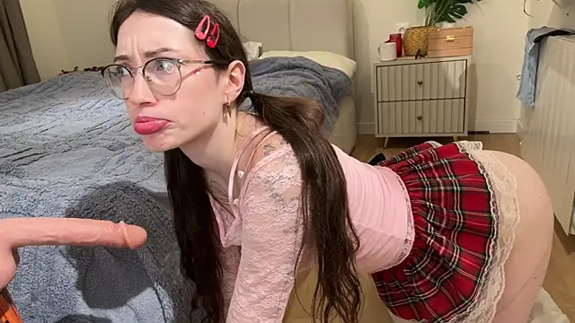 Kelly Berry   online show from June 2026 08:25:02 PM