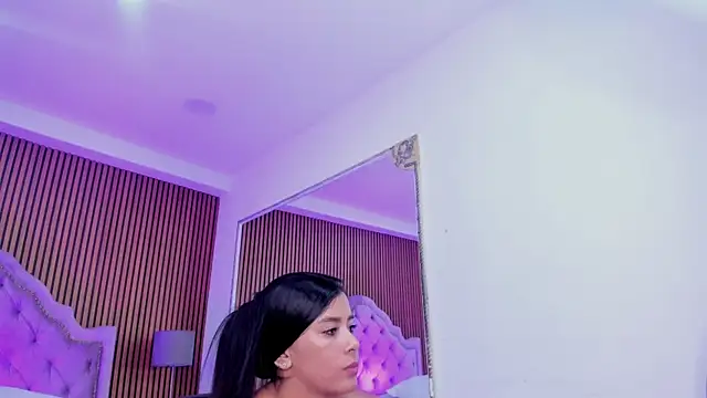 SelenaStonne online show from November 2025 07:58:01 PM