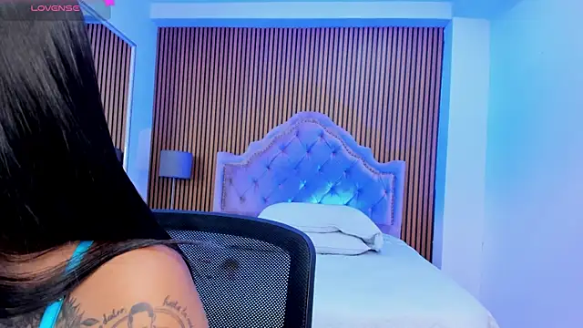 SelenaStonne online show from November 2025 08:29:01 PM