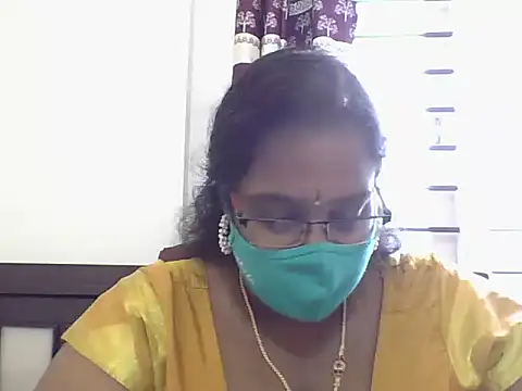 Snapshot of Reena-gowda chatting on September 2025 06:14:01 AM Reena-gowda online show from September 2025 06:14:01 AM