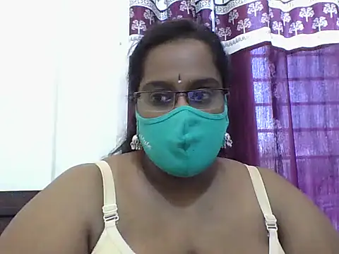 Snapshot of Reena-gowda chatting on October 2025 06:46:02 AM Reena-gowda online show from October 2025 06:46:02 AM