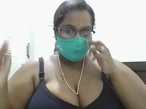 Snapshot of Reena-gowda chatting on October 2025 01:40:02 PM Reena-gowda online show from October 2025 01:40:02 PM