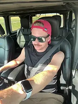 Snapshot of uncut_luke chatting on September 2025 09:06:02 PM uncut luke online show from September 2025 09:06:02 PM