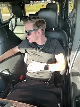 Snapshot of uncut_luke chatting on October 2025 05:33:01 PM uncut luke online show from October 2025 05:33:01 PM