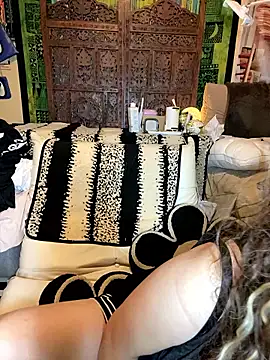 Snapshot of xoxLILxMELOxox chatting on October 2025 03:10:02 PM xoxLILxMELOxox online show from October 2025 03:10:02 PM