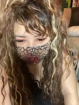 Snapshot of xoxLILxMELOxox chatting on October 2025 04:15:02 PM xoxLILxMELOxox online show from October 2025 04:15:02 PM