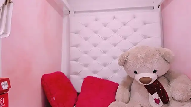 eimy skinny  online show from March 2026 12:29:01 PM