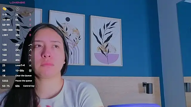 SarahMiler  online show from October 2025 11:43:01 AM