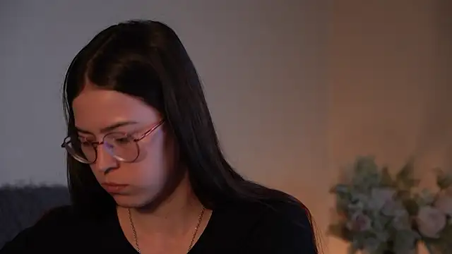 ywixos online show from September 2025 10:14:01 AM