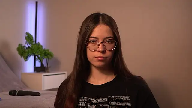 ywixos online show from March 2026 11:59:02 AM