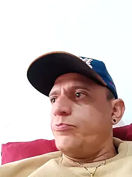 Snapshot of leon8013A chatting on September 2025 12:38:01 PM leon8013A online show from September 2025 12:38:01 PM