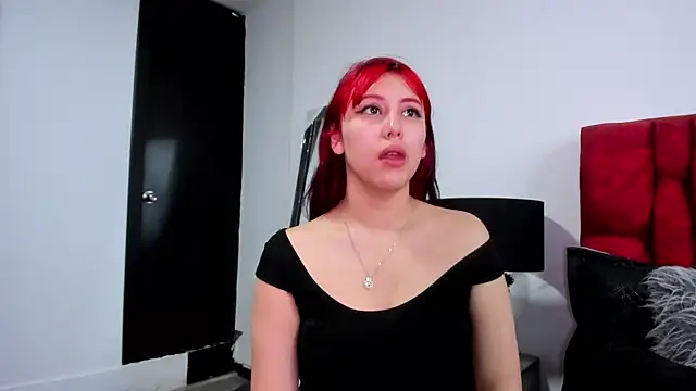 Snapshot of Maddy_Mills chatting on September 2025 03:13:01 PM Maddy Mills online show from September 2025 03:13:01 PM