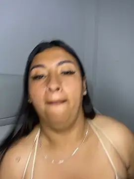 Issa Santana online show from February 2026 08:15:01 PM