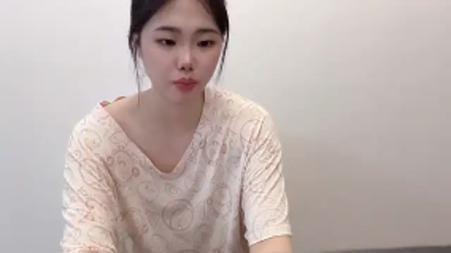 Snapshot of suki-1 chatting on April 2026 07:58:01 PM suki-1 online show from April 2026 07:58:01 PM