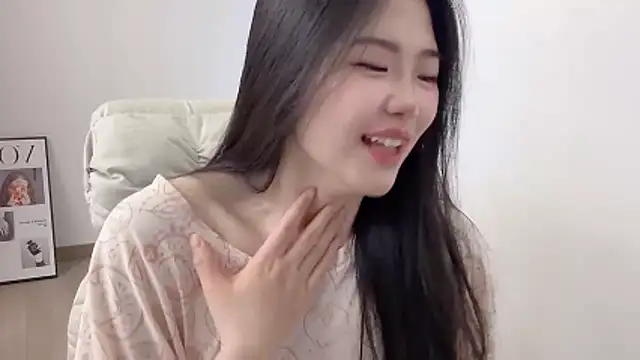 Snapshot of suki-1 chatting on April 2026 10:03:02 AM suki-1 online show from April 2026 10:03:02 AM