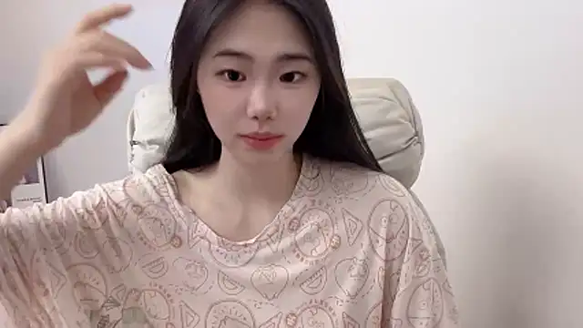 Snapshot of suki-1 chatting on April 2026 09:23:01 AM suki-1 online show from April 2026 09:23:01 AM