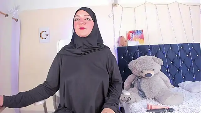 Snapshot of Dana-Alabi chatting on September 2025 01:38:02 AM Dana-Alabi online show from September 2025 01:38:02 AM