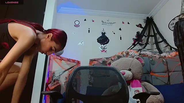 Snapshot of Kitty_Slim chatting on October 2025 01:32:01 PM Kitty Slim online show from October 2025 01:32:01 PM