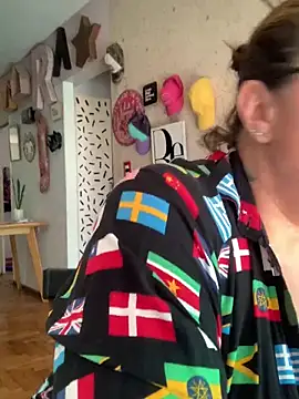 LupeLok online show from October 2025 04:30:01 PM