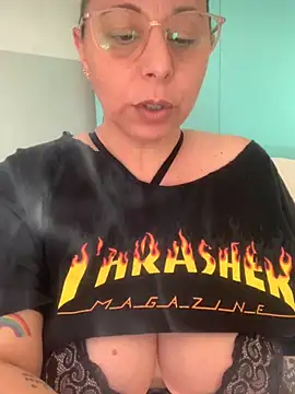 LupeLok online show from November 2025 08:08:02 PM