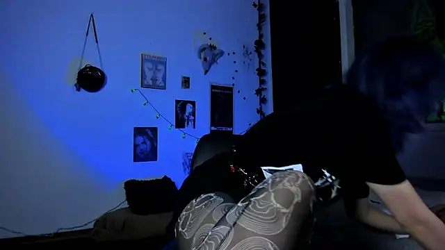 kattusauruss online show from October 2025 04:40:02 AM