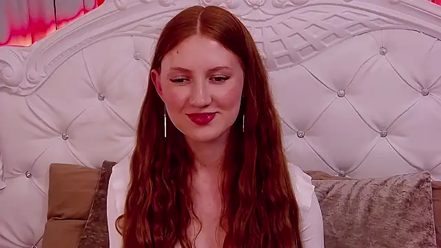 SaraMoor online show from October 2025 04:30:01 PM