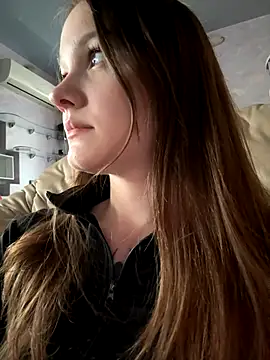 MichelleRoux online show from September 2025 10:39:02 AM