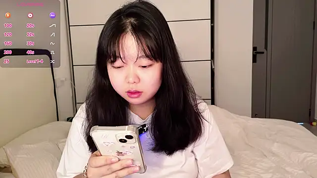 Snapshot of Kittenfishing chatting on September 2025 03:50:02 AM Kittenfishing online show from September 2025 03:50:02 AM