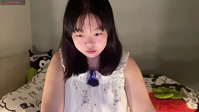 Snapshot of Kittenfishing chatting on October 2025 04:30:01 PM Kittenfishing online show from October 2025 04:30:01 PM