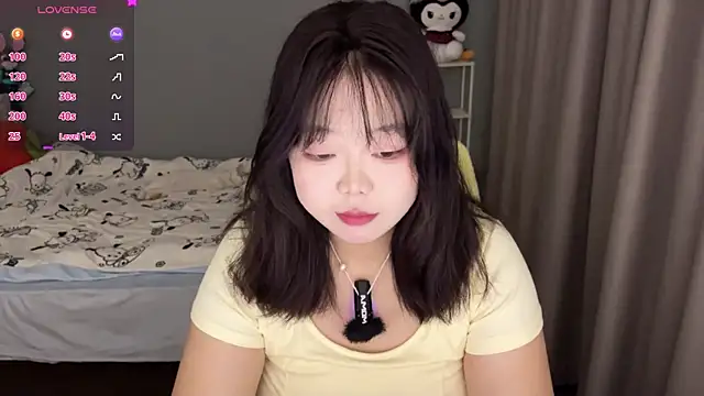 Snapshot of Kittenfishing chatting on November 2025 12:39:02 PM Kittenfishing online show from November 2025 12:39:02 PM