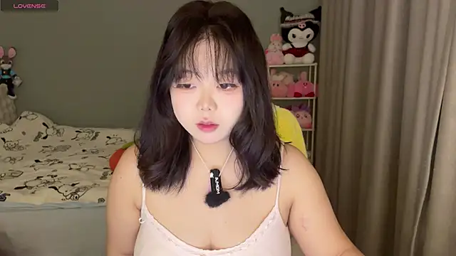 Snapshot of Kittenfishing chatting on November 2025 11:42:02 AM Kittenfishing online show from November 2025 11:42:02 AM