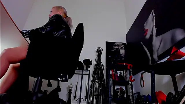 demisweet online show from February 2026 02:10:01 AM