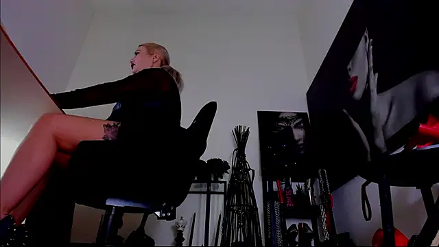 demisweet online show from February 2026 07:40:01 AM