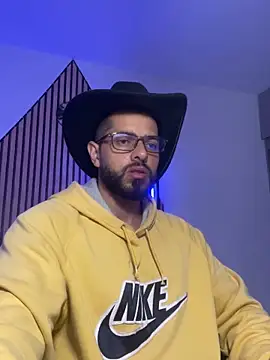 Snapshot of magnumchris chatting on February 2026 10:48:01 PM magnumchris online show from February 2026 10:48:01 PM