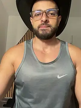 Snapshot of magnumchris chatting on February 2026 12:34:01 PM magnumchris online show from February 2026 12:34:01 PM