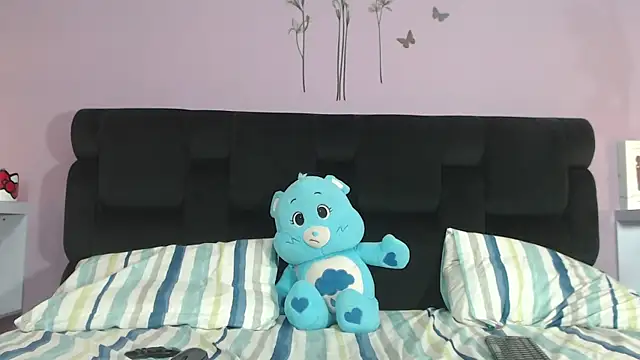 Snapshot of KendallWings chatting on October 2025 08:33:01 AM KendallWings online show from October 2025 08:33:01 AM
