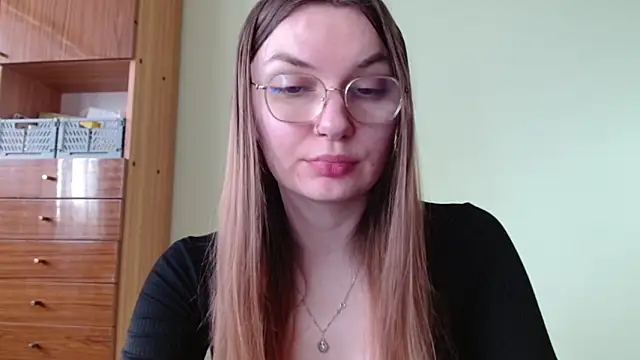 LooveELLYx online show from March 2026 02:44:01 PM