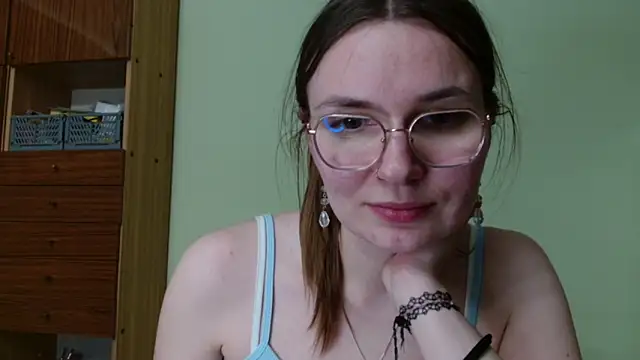 LooveELLYx online show from April 2026 07:58:02 PM