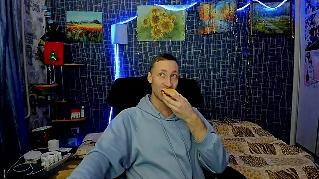 Snapshot of CuteBoy228 chatting on January 2026 07:30:01 PM CuteBoy228 online show from January 2026 07:30:01 PM