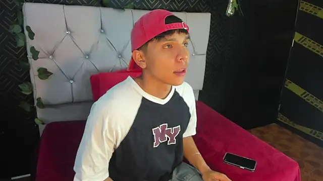 Thiago Kozak online show from October 2025 01:12:02 PM